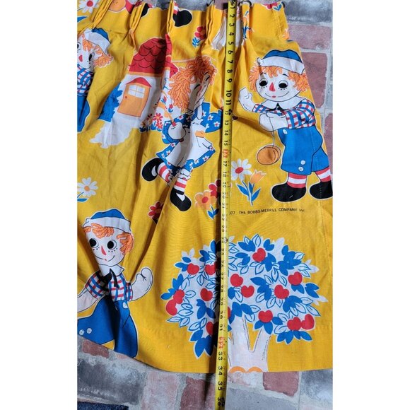 Raggedy Ann and Andy Bobbs Merrill 1977 Curtain and Valance and Flat Sheet Set - Picture 6 of 7
